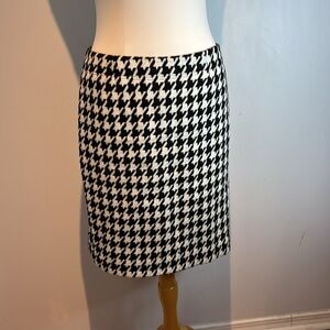 Laundry by Shelli Segal black and white houndstooth skirt size 10